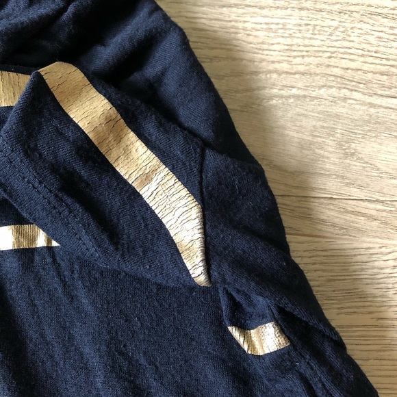 🐮2/$15 Hollister Graphic Tee - Picture 3 of 4